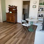 アパート Rubino Con Giardino E Jacuzzi Vista ストレーザ