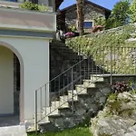 Rubino Con Giardino E Jacuzzi Vista