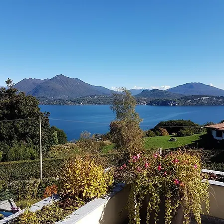 Villa Rubino Apartment Con Giardino E Jacuzzi Vista Lago Apartment