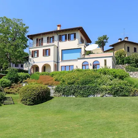 Rubino Con Giardino E Jacuzzi Vista