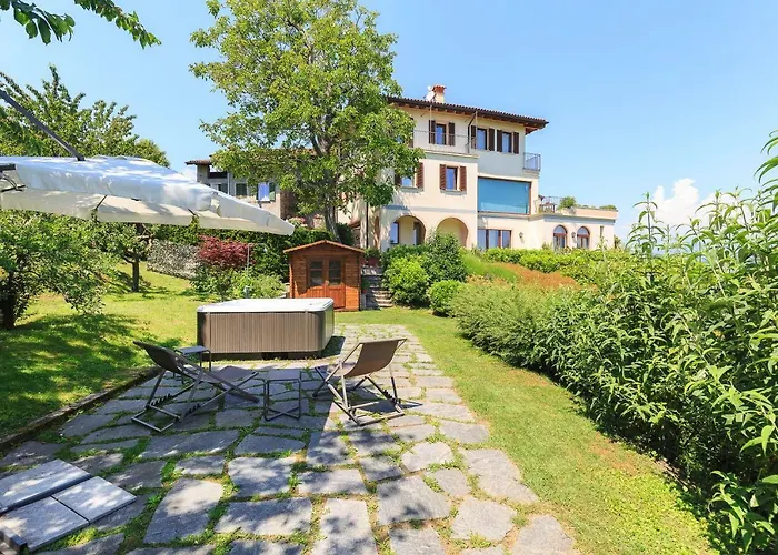 Apartment Villa Rubino Apartment Con Giardino E Jacuzzi Vista Lago *