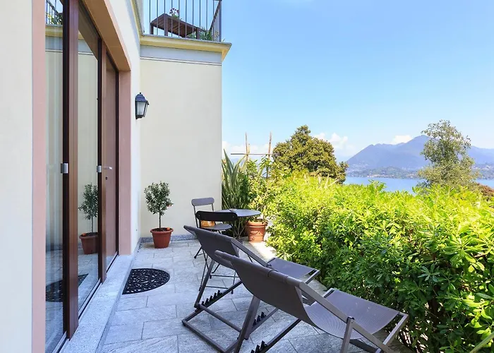 Rubino Con Giardino E Jacuzzi Vista 斯特雷萨